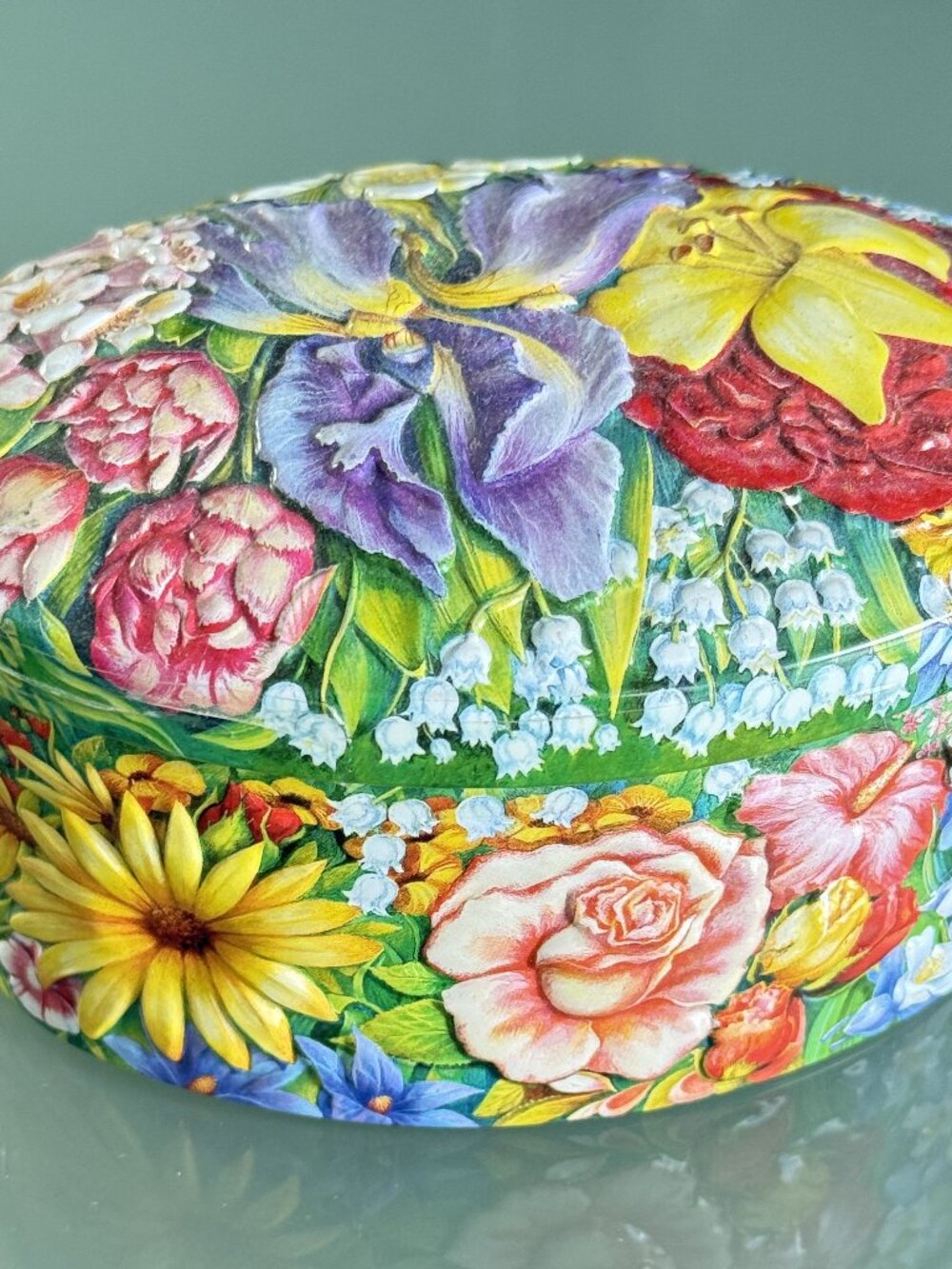 Churchill's Box Vintage metal flower colorful tin can 70" - Picture 1 of 8
